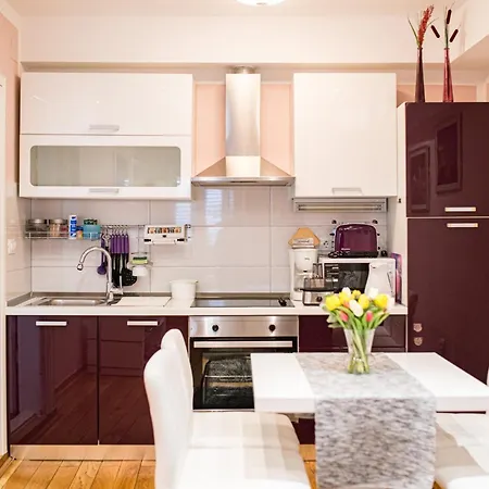 Maris Apartment *